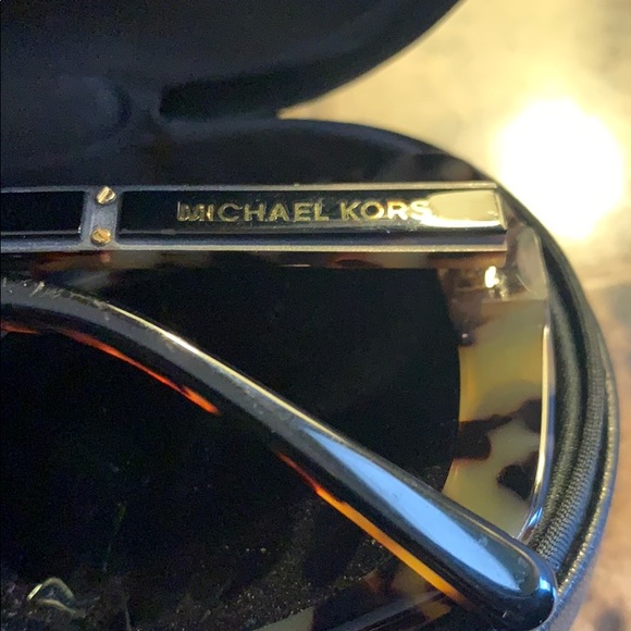 ๐ถ ๐ NWOT MICHAEL KORS ๐ฏ SUNGLASSES - Picture 11 of 14
